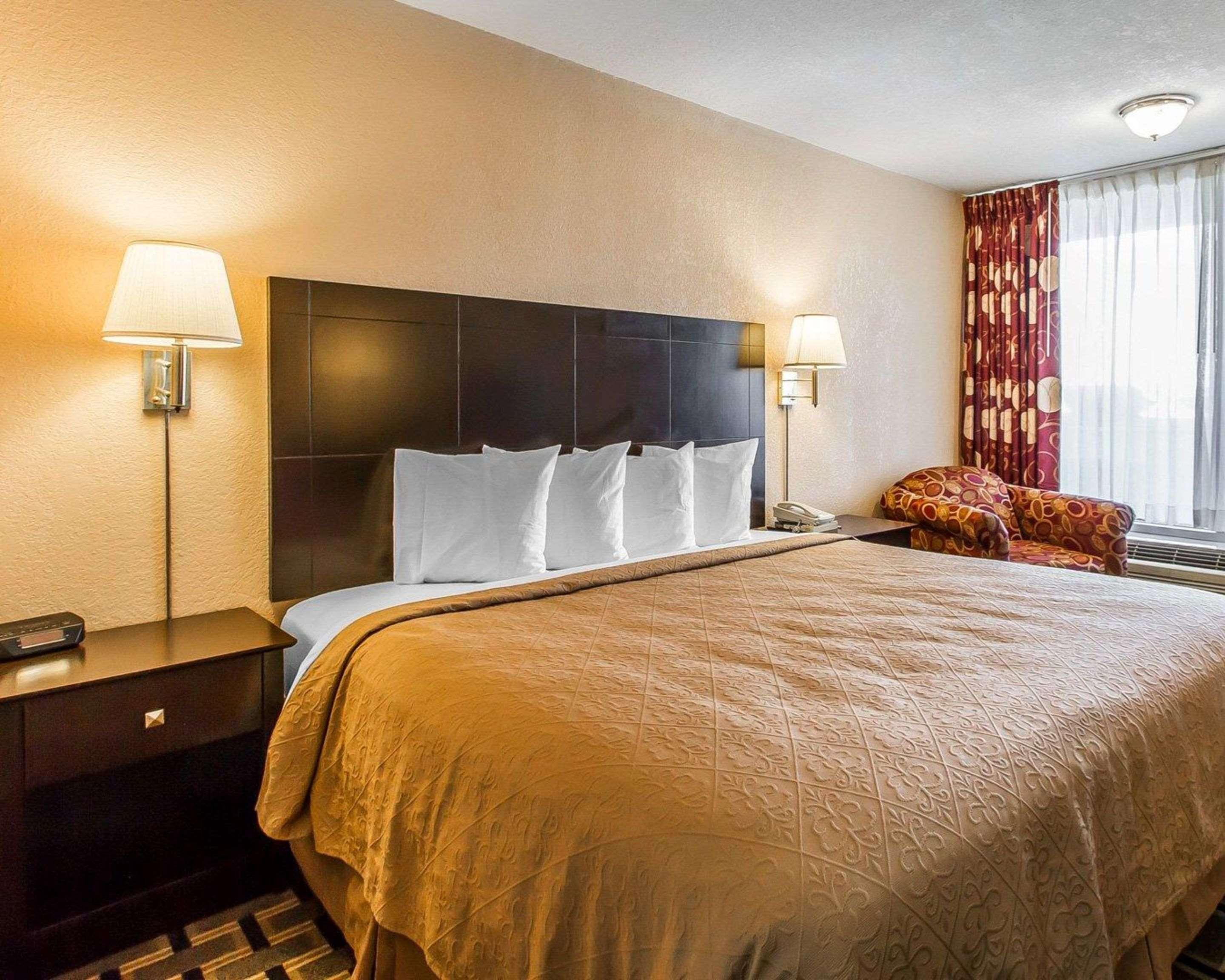 Quality Inn Ada Near University Экстерьер фото
